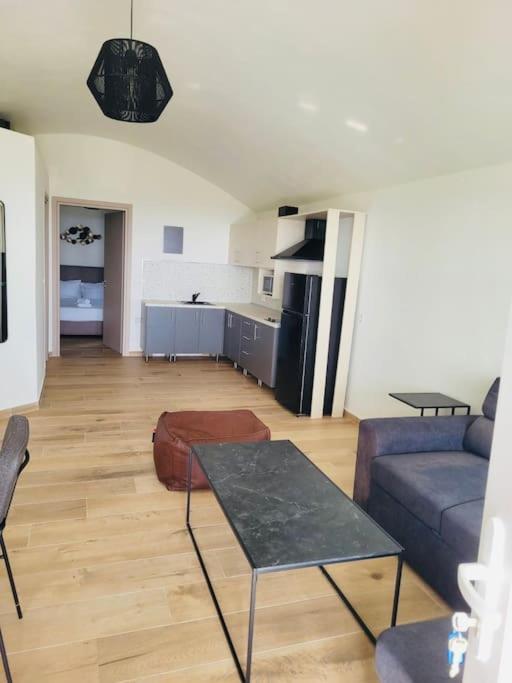 Ocean Sun 5 Apartment Exo Gonia Exterior photo