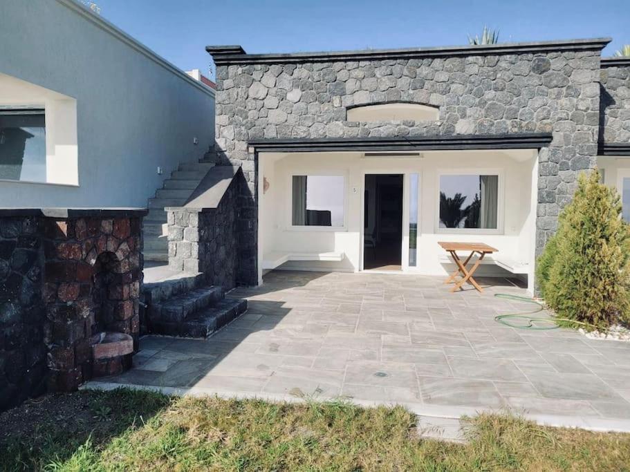 Ocean Sun 5 Apartment Exo Gonia Exterior photo